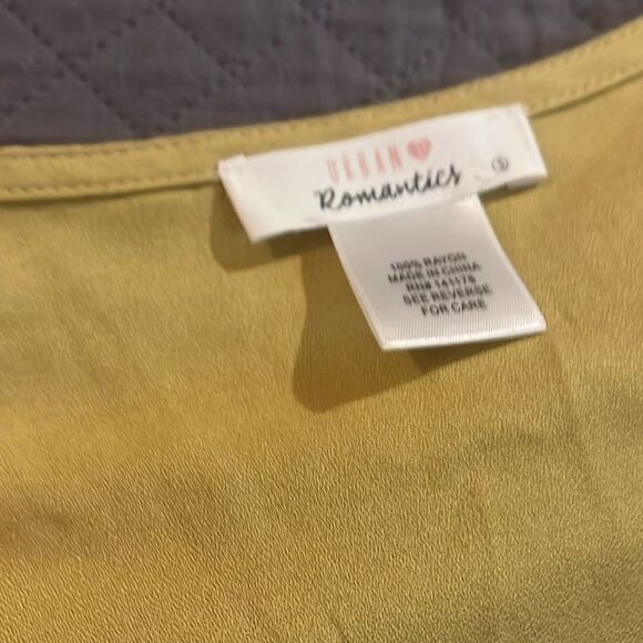 Urban Romantics Mustard Yellow Blouse Sweater Buttonup - Picture 4 of 9